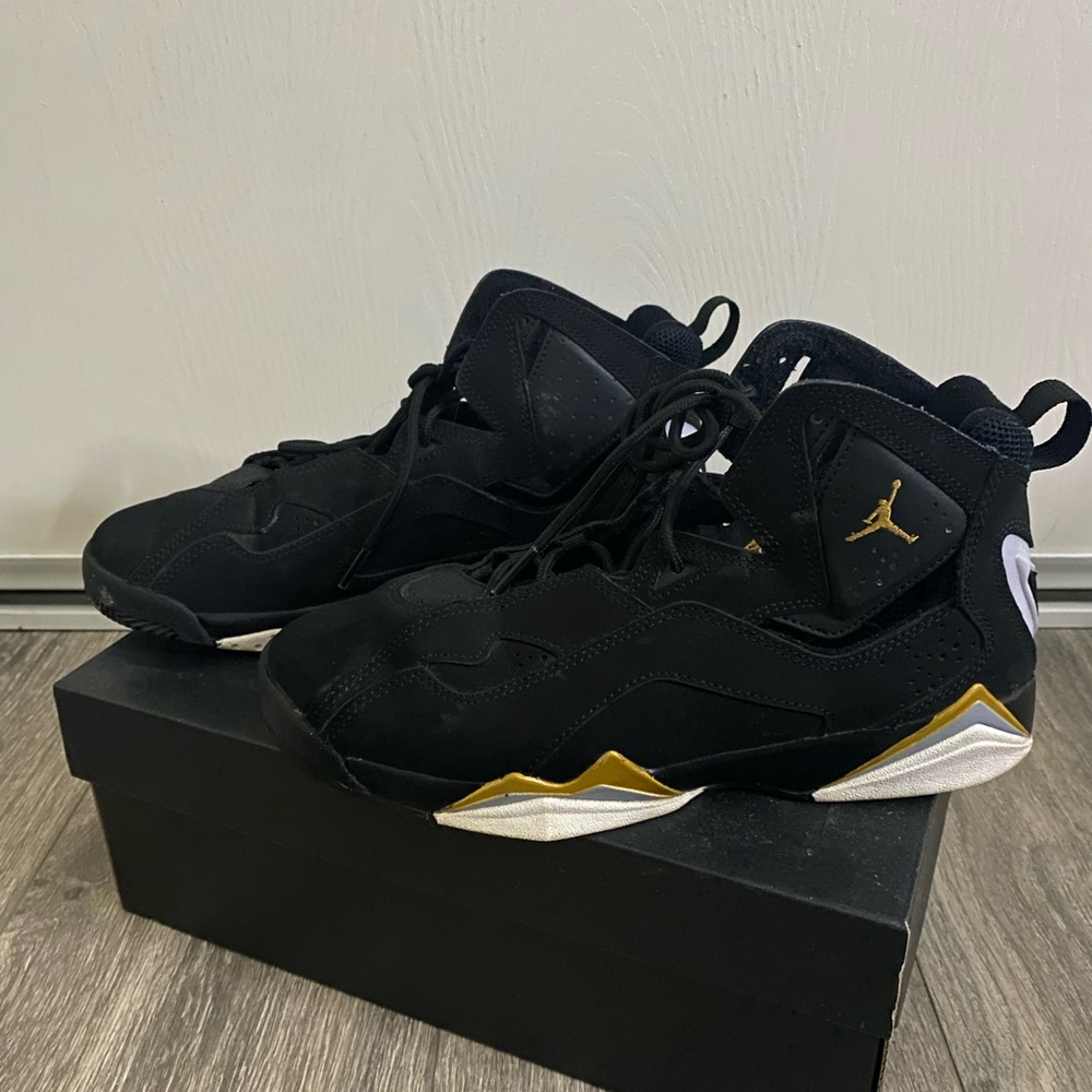 Jordan’s True Flight (Size 6Y)